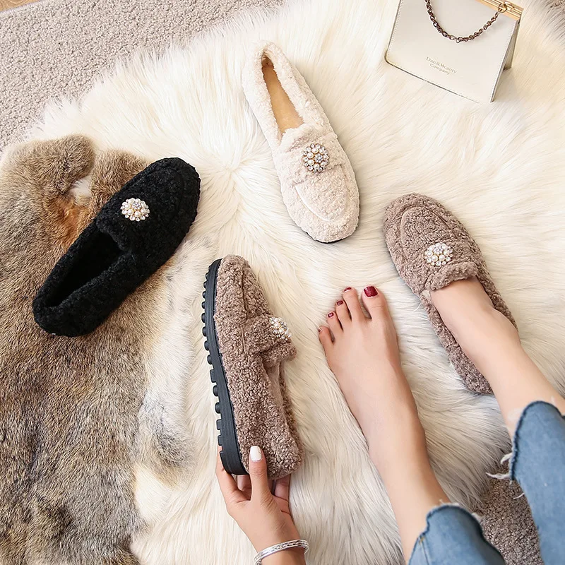 Winter High Quality Lamb Wool Keep Warm Women's Shoes Pearl Flowers Slip-on Loafers Solid Color Fluffy Flat Women Casual Shoes
