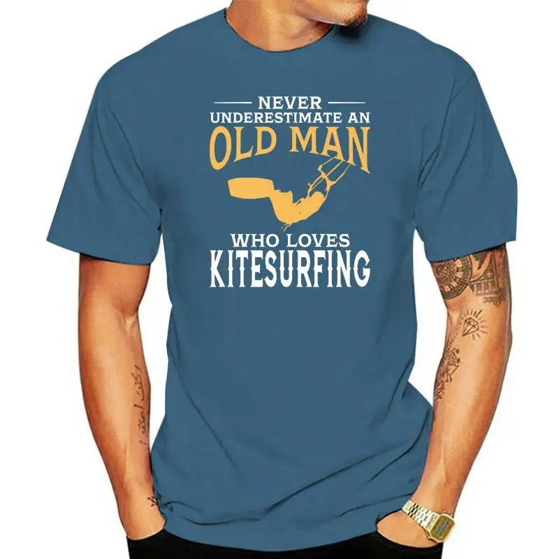 

Prezzo a buon mercato T-Shirt per Uomo Mai Sottovalutare Un Vecchio Uomo Che Ama Kitesurf Popolare T Shirt Maniche Corte