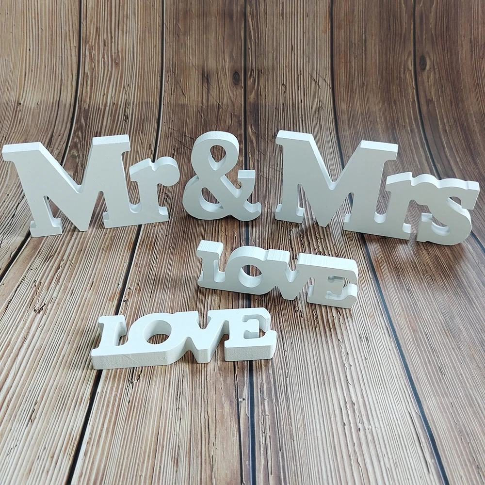 Description Picture 5 of itemMr & Mrs White Letter Wooden Sign for Romantic Wedding Decoration Diy Love Letters Marriage Party Photography Props Home Decor