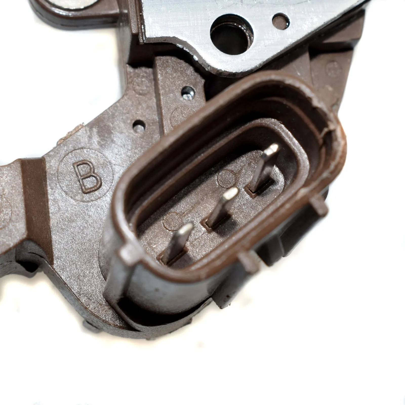 High-Performance Alternator Voltage Regulator for Toyota Vehicles