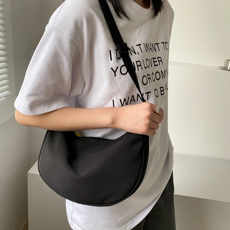 New Fashionable Flow Large Capacity Casual Lightweight Nylon Handbag Ladies Fashionable Street One Shoulder Package