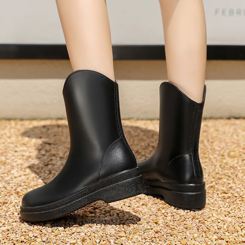Spring New Women's Fashion Outerwear Mid-Tube Rain Boots Women's Waterproof Shoes Kitchen Women's Non-Slip Rain Boots Work Shoes