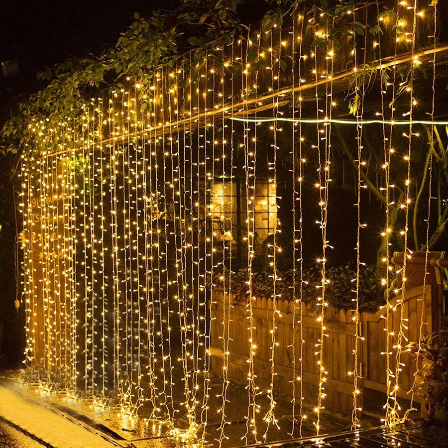 thumbnail image 1 of Guirnalda de luces LED para cortina, de 4 a 30 m, resistente al agua, conectable, con luces parpadeantes, para exteriores, con forma de carámbano, para decoración de aleros, 1 of 5
