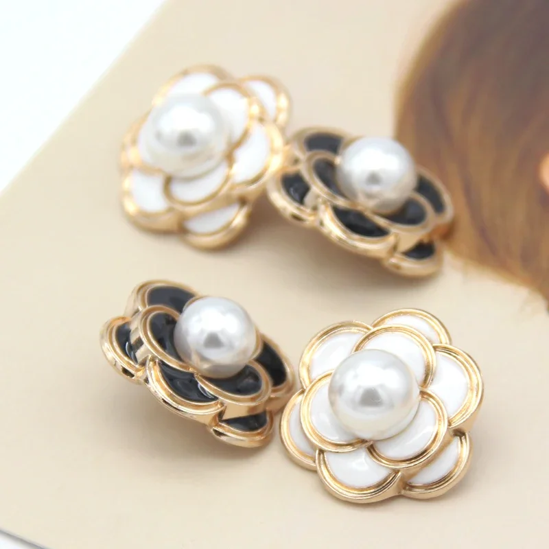 

25mm Fashion Flower Pearl Gold Metal Buttons For Garment Women Jacket Sweaters Decorative Handmade Sewing Accessories Wholesale