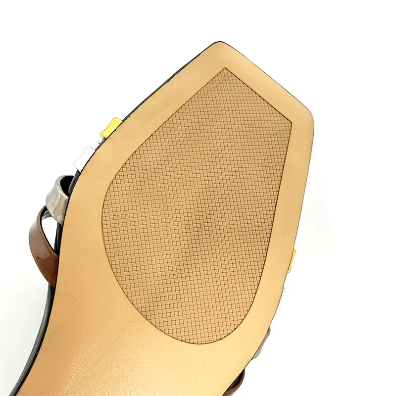 New Summer Women's High end Brand Flat Bottom Slippers Square Head Open Toe Indoor and Outdoor Slippers Casual Comfort Slippers