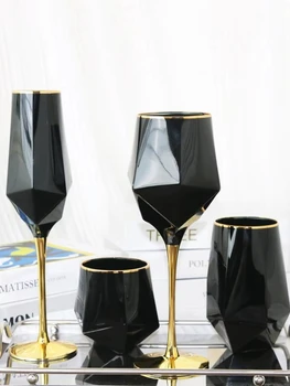 Calice per bicchiere da vino con bordo dorato in cristallo nero puro, leggero, di lusso, modello irregolare, per camera, speciale tazza di champagne, bicchieri da birra per whisky 1