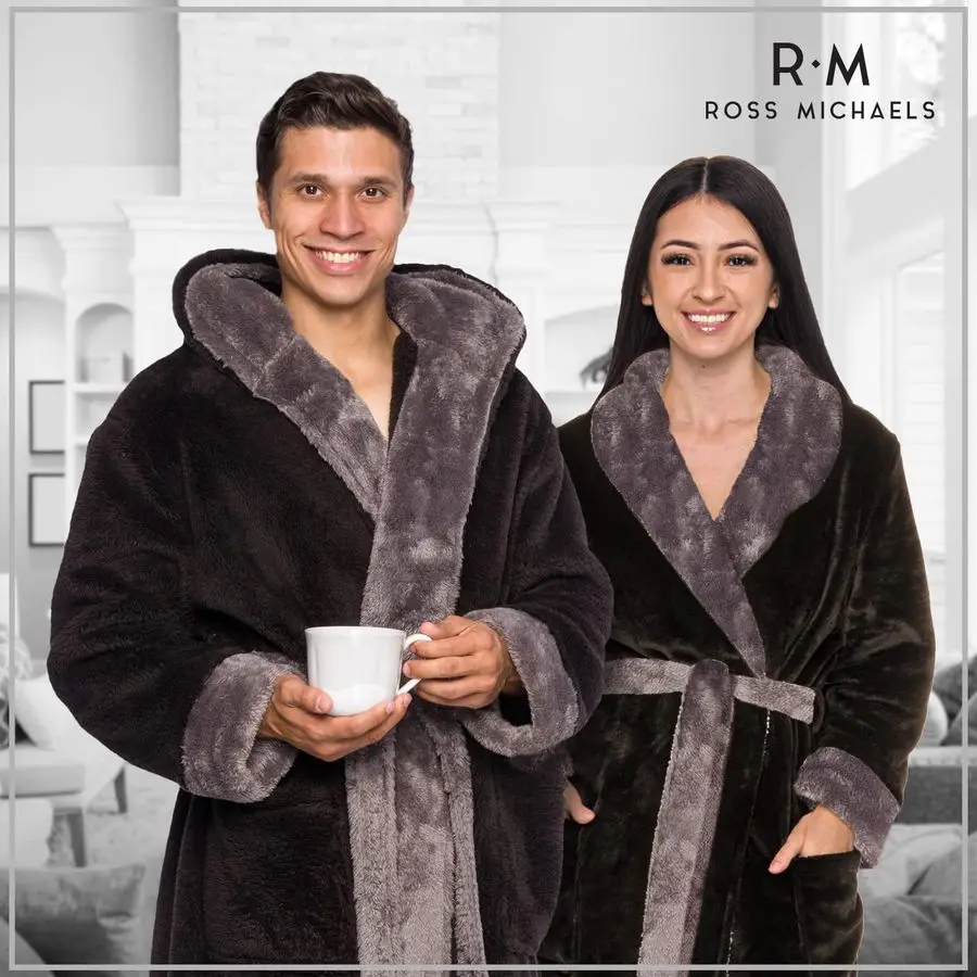Luxurious hooded plush fleece bath robe image 2