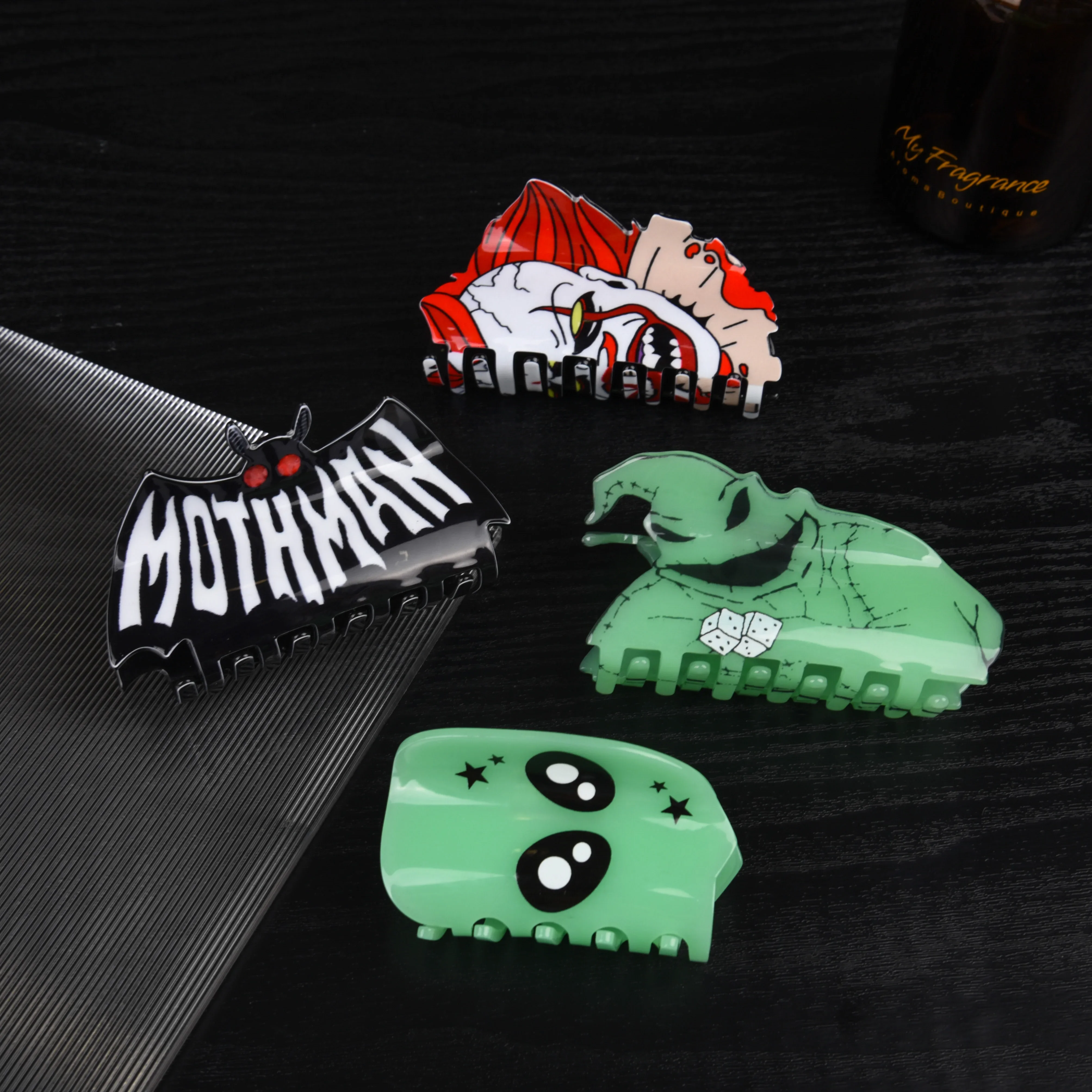 

New Halloween Glow-in-the-Night Horror Hair Claw Bat Clown Alien Demon Crab Hair Clip Party Dress Up Hair Accessories for Women