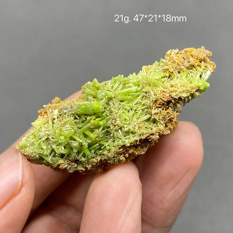 100% natural pyromorphite original stone mineral specimen cured crystal gem collection.