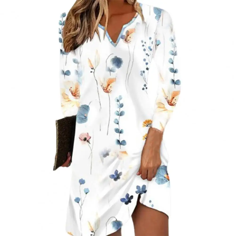 

Платье-мини женское эластичное с цветочным принтом и V-образным вырезом