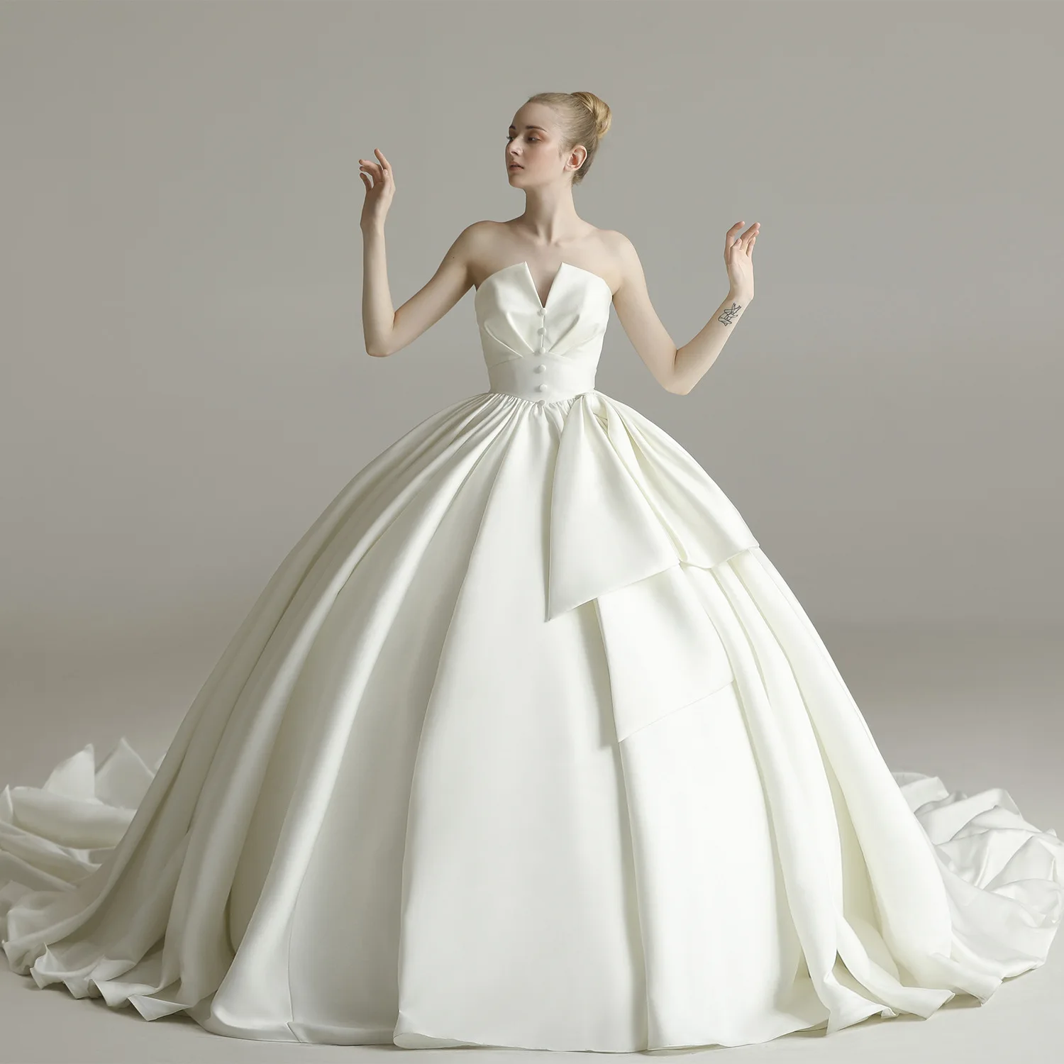 

TIXLEAR Satin 2022 New Style Bride Slim strapless women's wedding dress pleated Vestido De Noiva in white