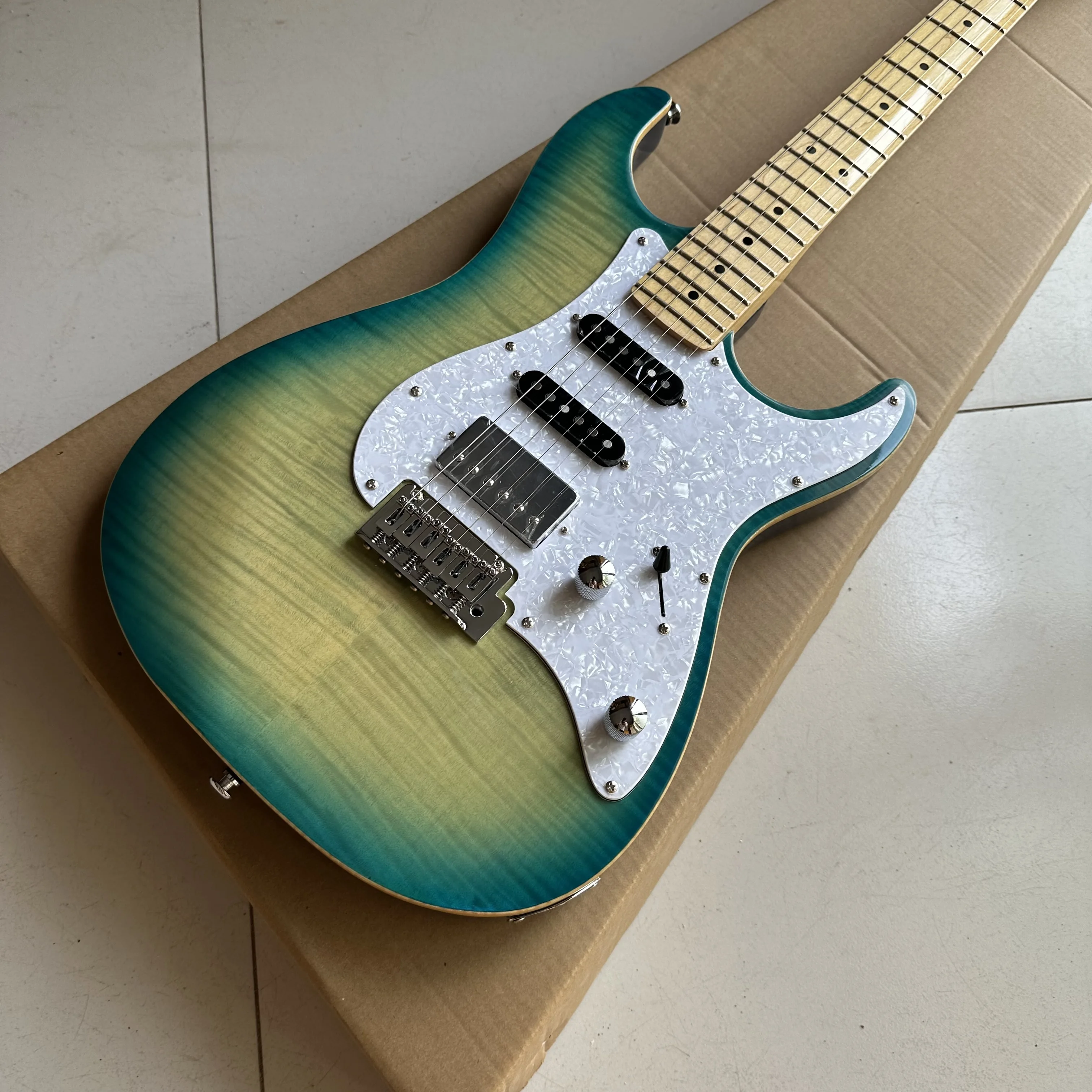 Tom Anderson Vision Double Rocking Chair Guitar Tiger Maple Top
