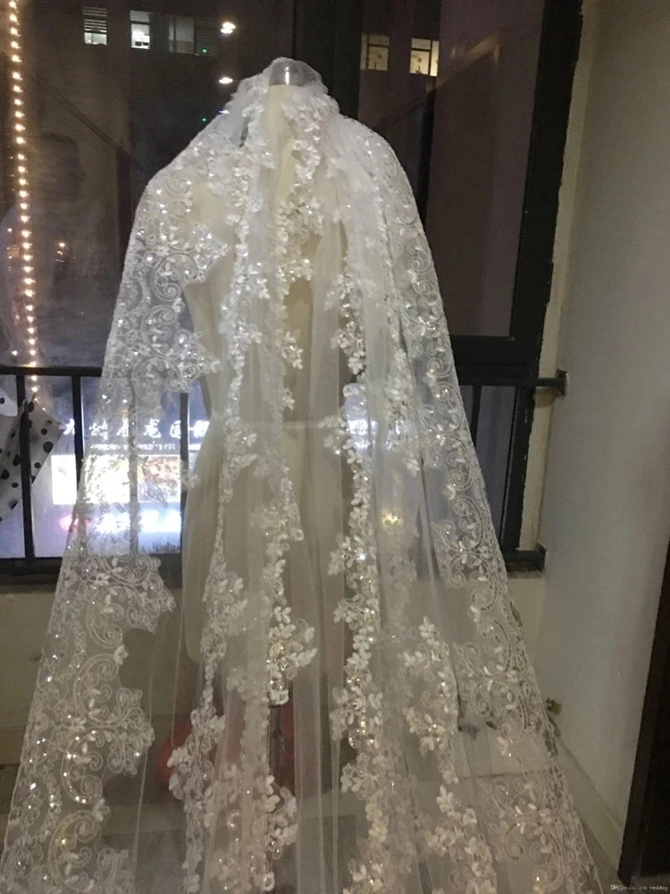 Bridal Veils Sequins New Luxury Cathedral Veil 3M 4M 5M Appliques Lace Edge Custom Made Long Wedding Veils Sequins Wraps 2022