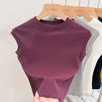 تي شيرت نسائي بلون سادة لعام 2025 تي شيرت صيفي مريح تي شيرت متعدد الألوان ملابس الشارع الشهير الهيب هوب بدون أكمام قميص داخلي للإناث