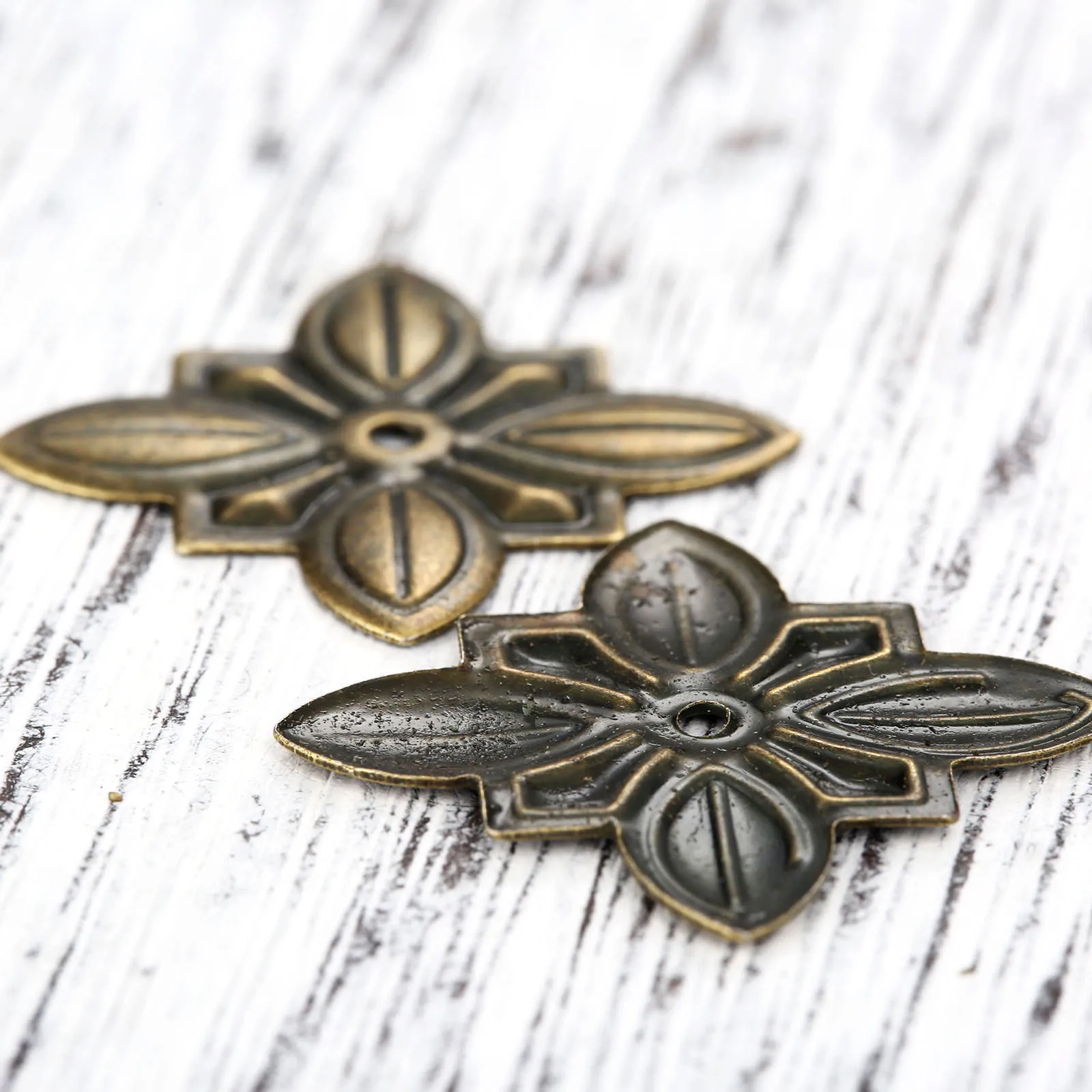 Vintage Upholstery Nails 30*27mm Antique bronze Jewelry Gift Box Door Sofa Decorative Tack Stud Pushpin Doornail 50pcs