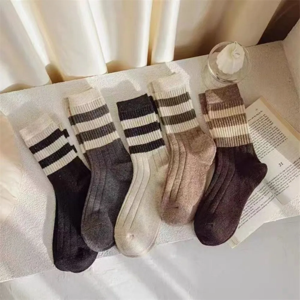 

Sock Women Cute Cartoon Brown Bear Socks Middle Tube Japanese Cute Small Fresh Wild Student Socks Autumn and Winter Sock Medias