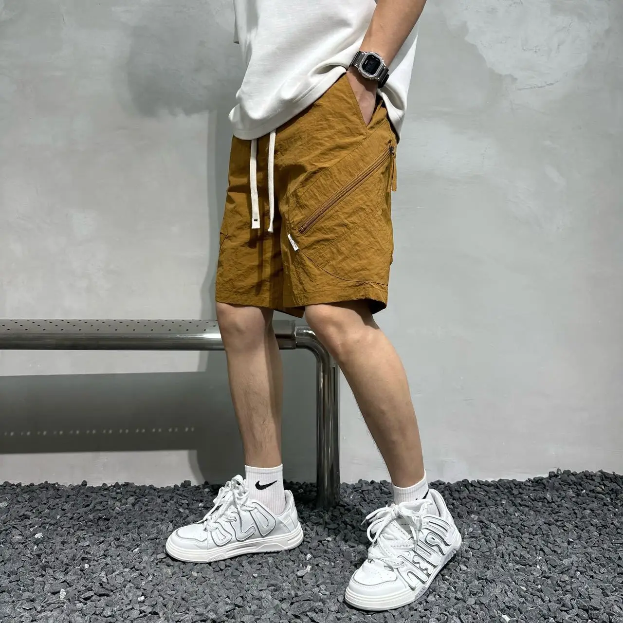 thumbnail image 1 of Pantalones cortos de trabajo transpirables y finos de verano para hombre con pantalones de playa de cinco puntos deportivos y de ocio de moda para hombres, 1 of 5