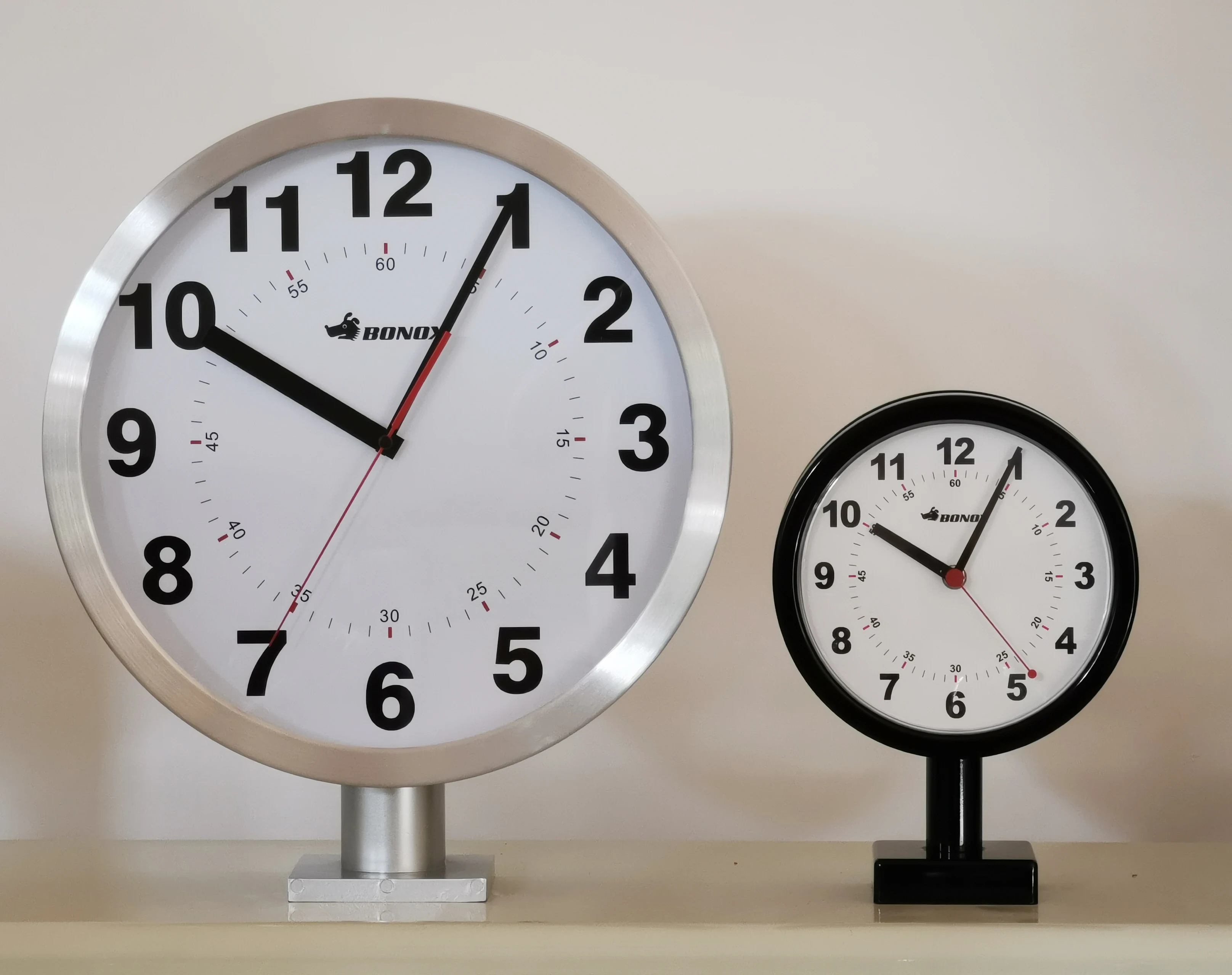 DULTON double-sided wall clock, simple and creative clock