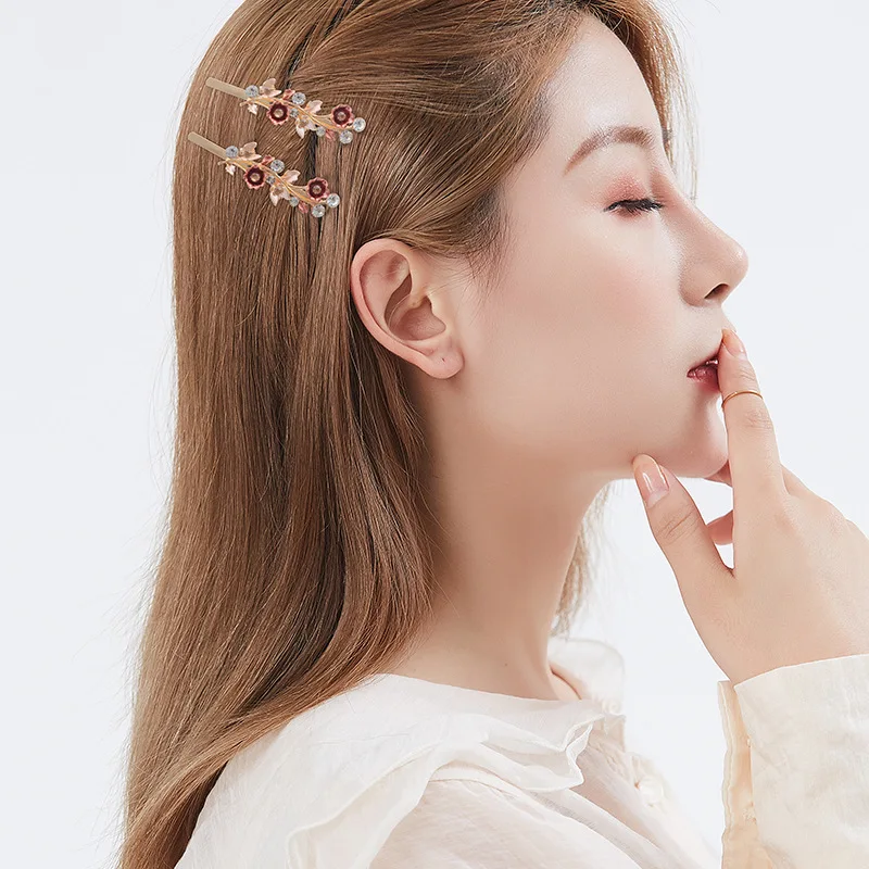 

New Light Luxury Alloy Hairpin Painted Paint All-match Edge Clip Women's Simple Flower Bangs Clip Rhinestone One Word Hairpin