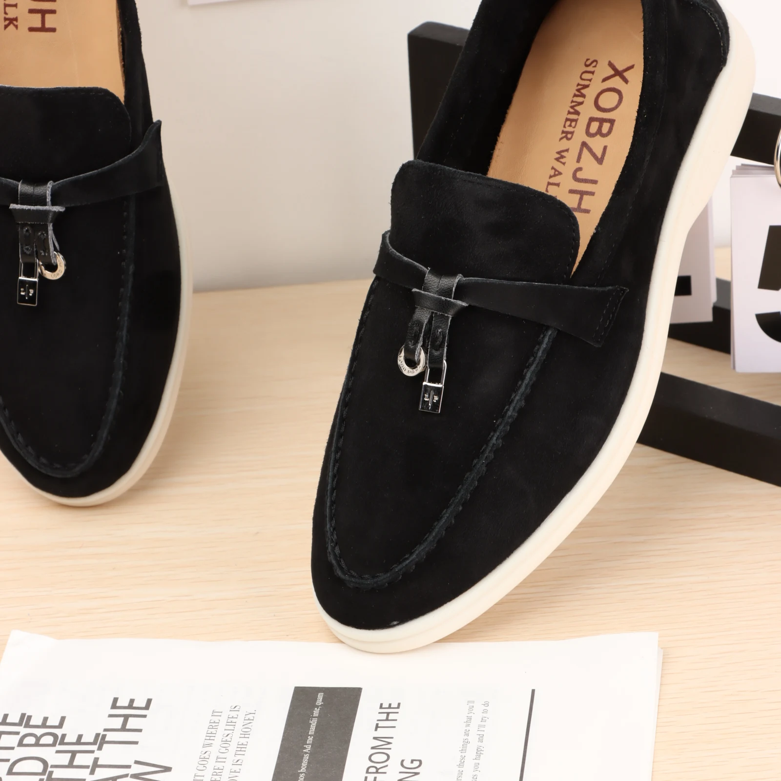 Italian metal pendant logo luxury brand women's casual shoes 2024 new men's casual comfortable flat shoes loafers Moeller shoes