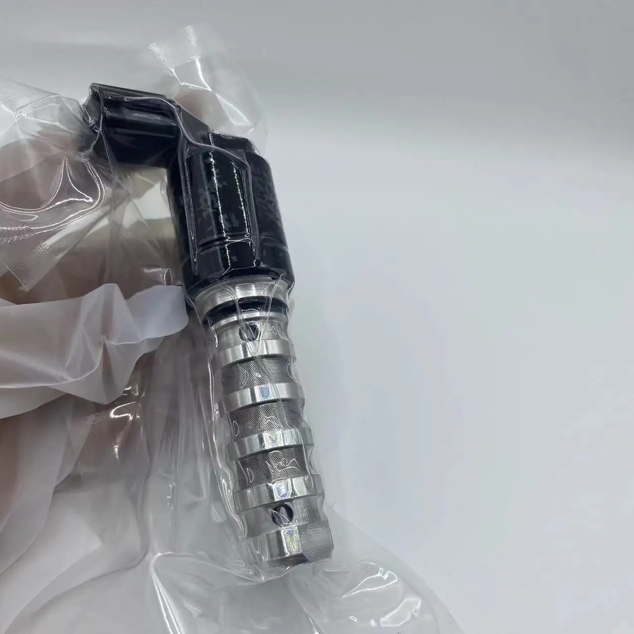 

Oil Control Valve Variable Timing Solenoid Valve 24375-2G500 for Hyundai Santa Fe Sonata Tucson Veloster, Kia Forte Optima