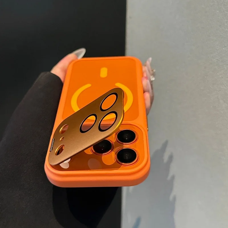 Sleek Matte Metal Camera Protector with MagSafe-Compatible Magnetic Shockproof Cover