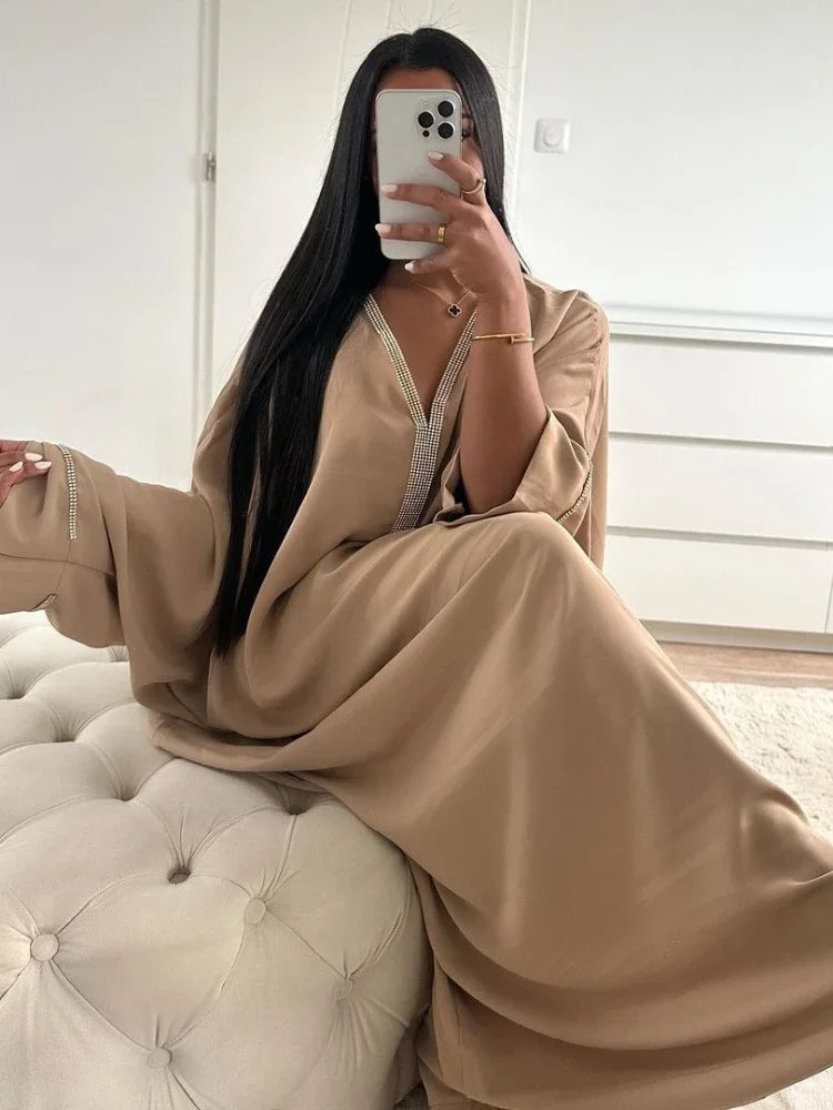 Muslim Long Dress Bat Sleeve Caftan Abaya Satin Robe Diamond Party Ramadan V Neck Kaftan Jalabiya