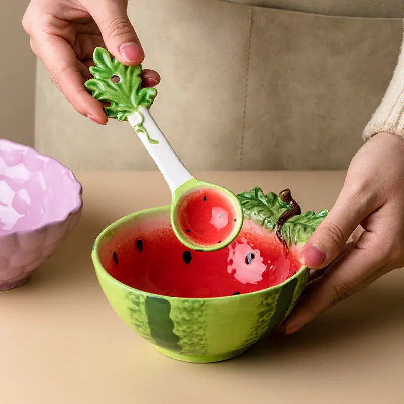 

Ceramic Fruit Salad Bowl Cartoon Vegetable Tableware Eating Rice Bowl Serving Bowl Strawberry Bowl with Spoon Noodle Bowl 300ml