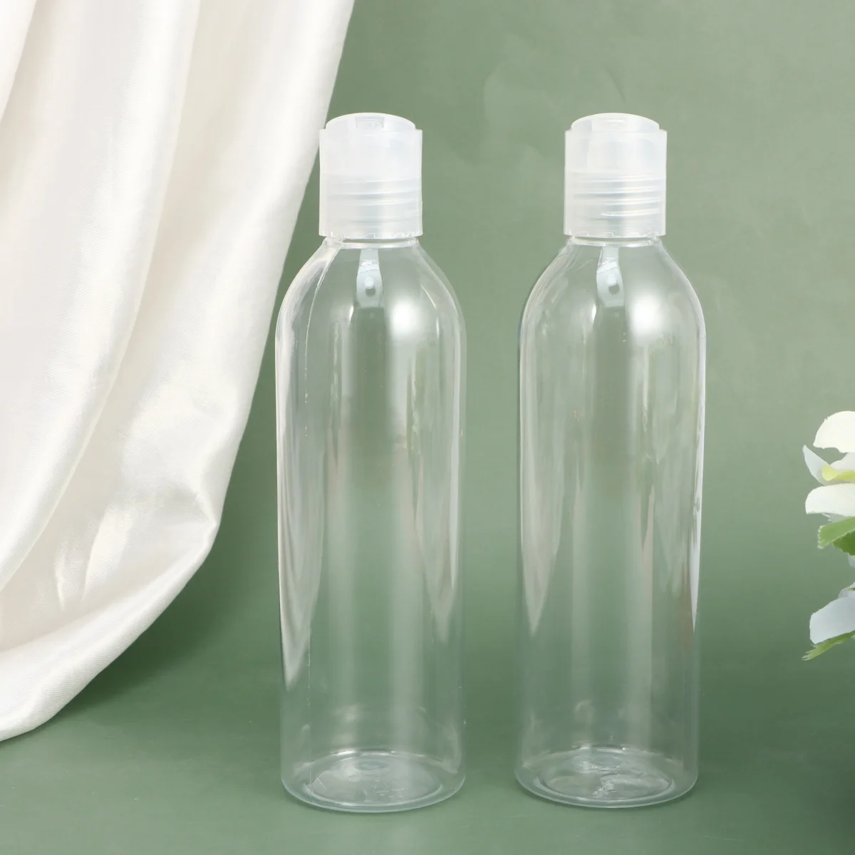 

6pcs Empty Bottles Refillable Bottles with Cap Travel Bottle Containers for Shampoo Lotion, 250ml ( Transparent )