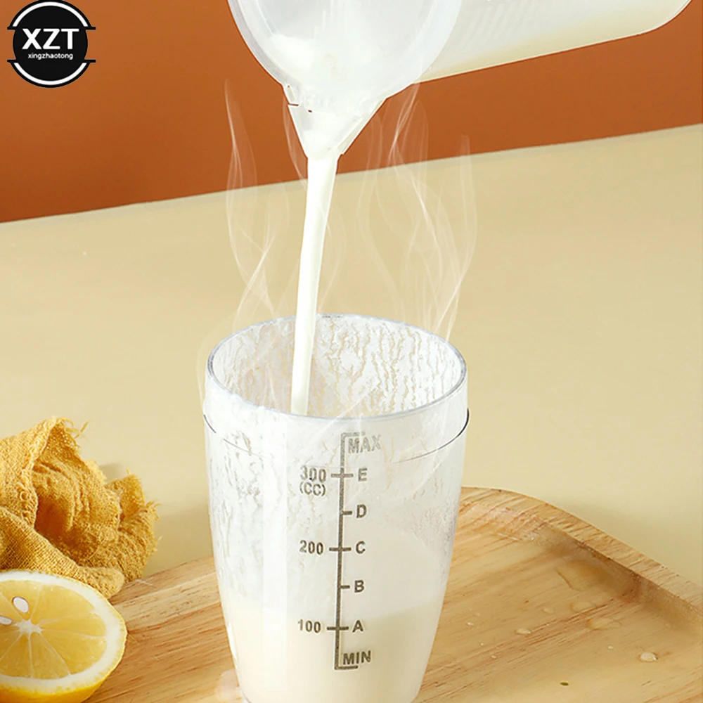 Plastic Martini Cocktail Hand Shaker 500ml/700ml Wine Beverage Mixer Wine Shaker Cup Drink Mixer Barware Boston Bar Tools