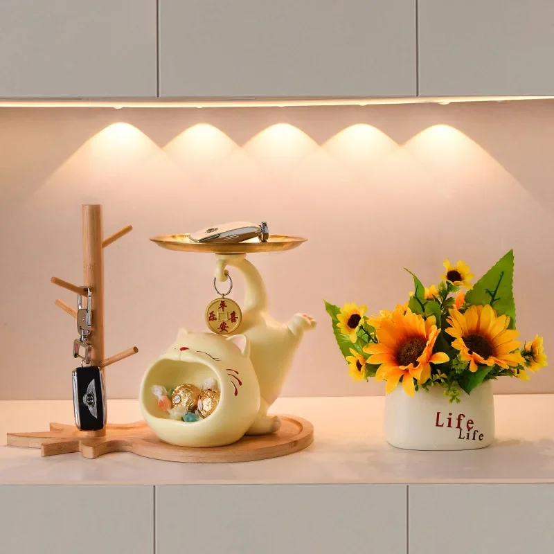 

Статуэтка-поднос Lucky Cat, красивый домашний декор, настольные чаши для хранения, скульптуры и фигурки животных для интерьера, милые украшения для спальни