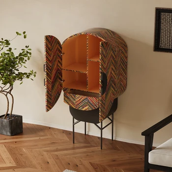 Soggiorno contro il muro Cassettiera alta Vetrina artistica Modello di design Armadietto da ingresso