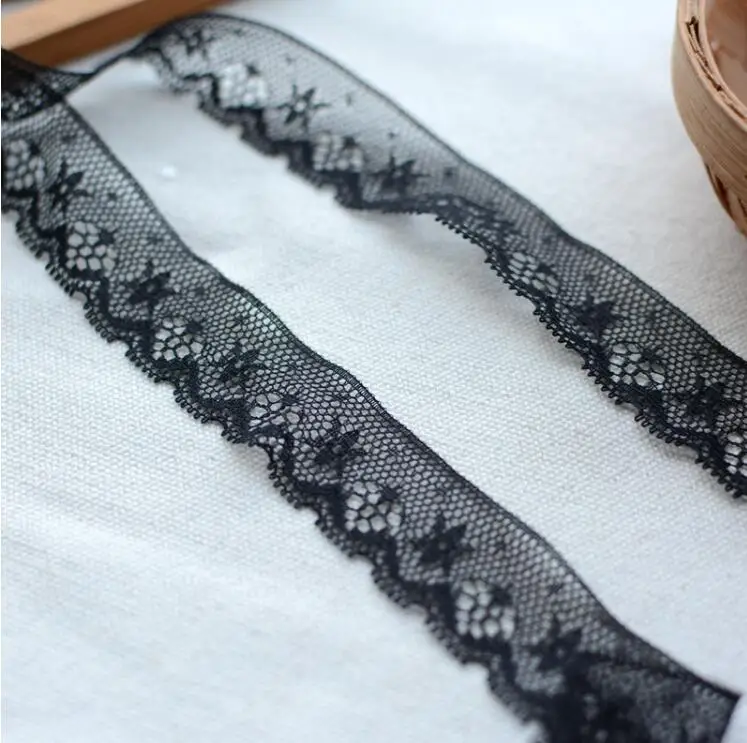 Description Picture 6 of item10 Meters White Black Lace Fabric Webbing Decoration Gift Packing Material Handmade DIY Laces