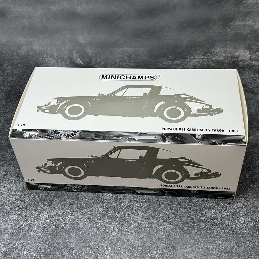 Minichamps Diecast model 1:18 911 CARRERA 3.2 TARGA 1983 car