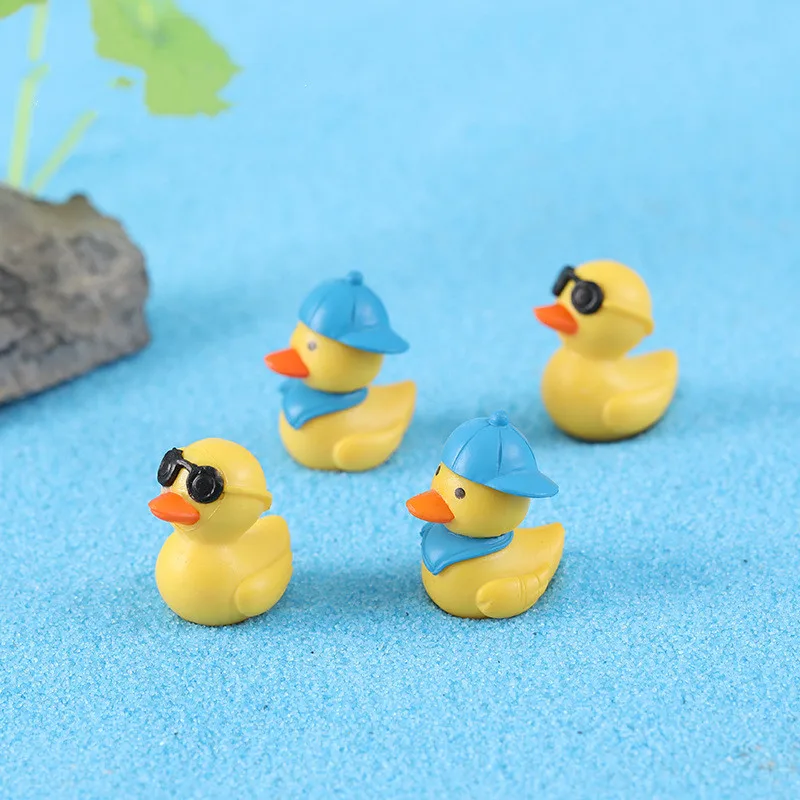 

10pcs Mini Luminous Duck Figurine Chicks Glow in Dark Ducks Miniatures Figurine Micro Garden Ornament DIY Christmas Decoration