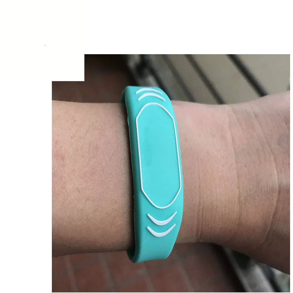 2Pcs 13.56MHZ ISO14443A MIFARE Classic 1K Adjustable NFC Wristband RFID Bracelet ID Card Silicone Band Door Access Control Card