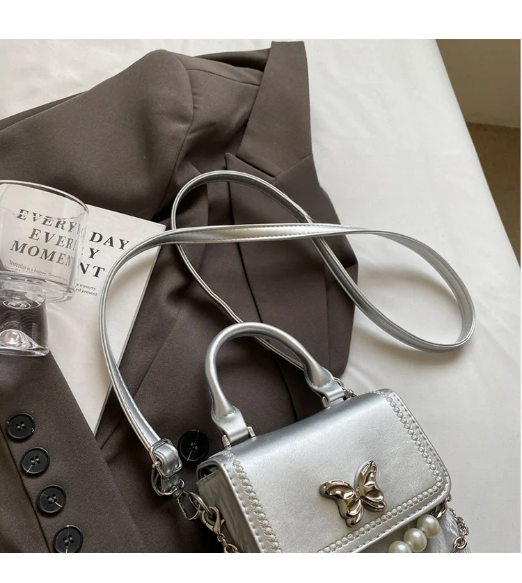 Niche Handheld Box 2024 New Color Contrasting Crossbody Fashion Butterfly Commuter Phone Shoulder Bag_voghion.com