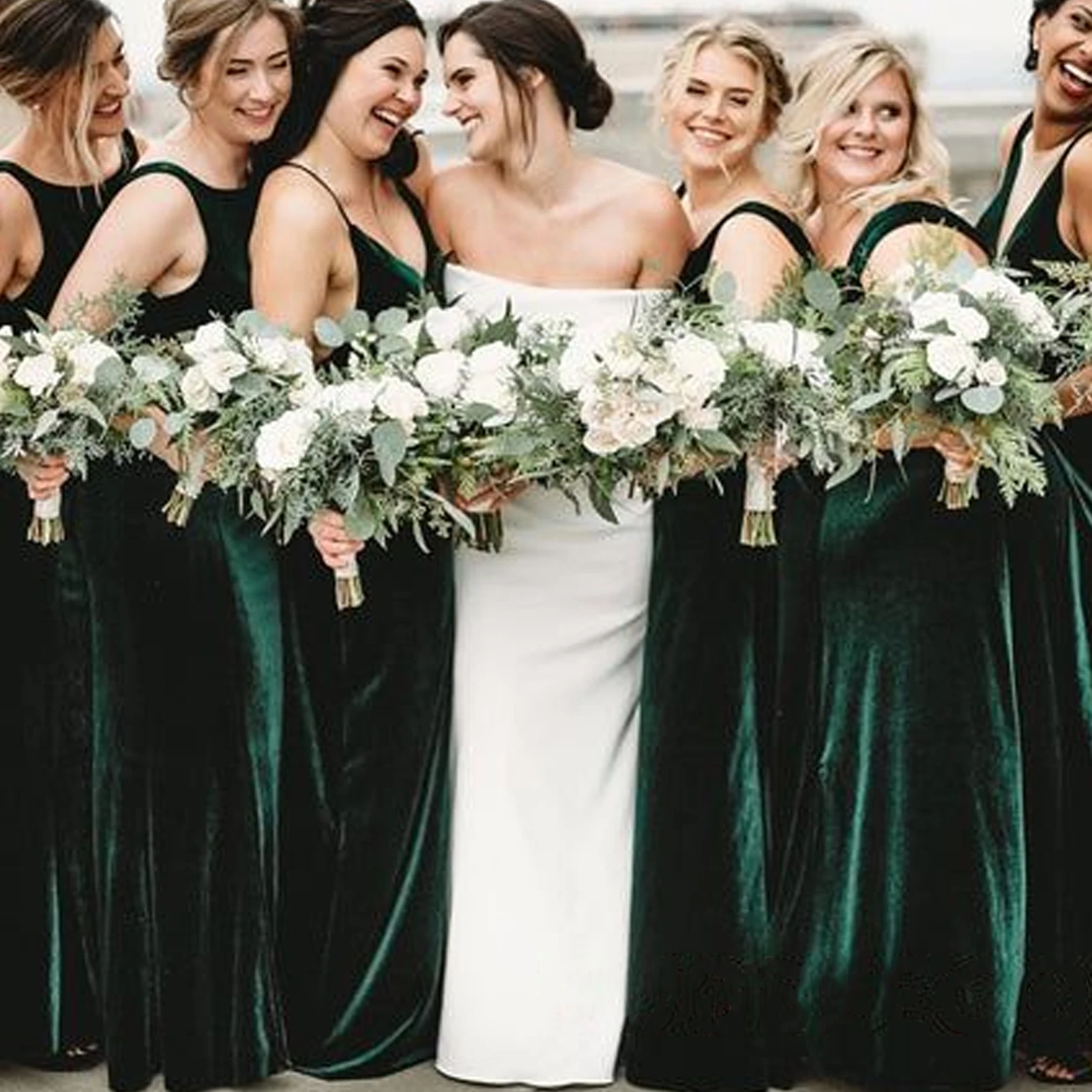 

Elegant Sleeveless Velvet Bridesmaid Dresses Column Spaghetti Straps Floor Length Wedding Party Gowns Custom Vestidos Para Boda