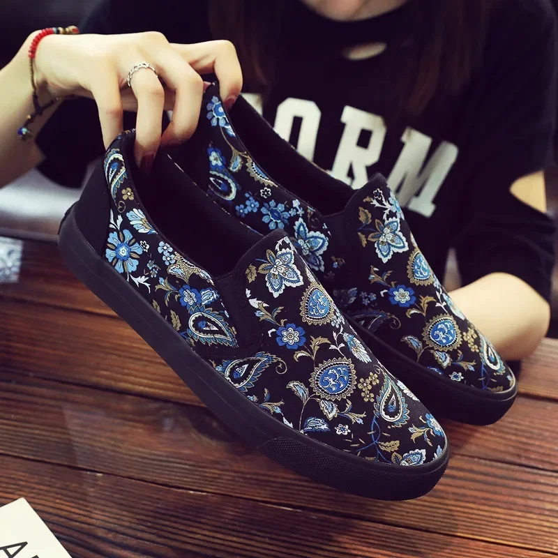 New Autumn Floral Trend Casual Korean Lazy Shoes Low-help Breathable Men's Classic Canvas Slip-On Shoes Sneakers Men 5