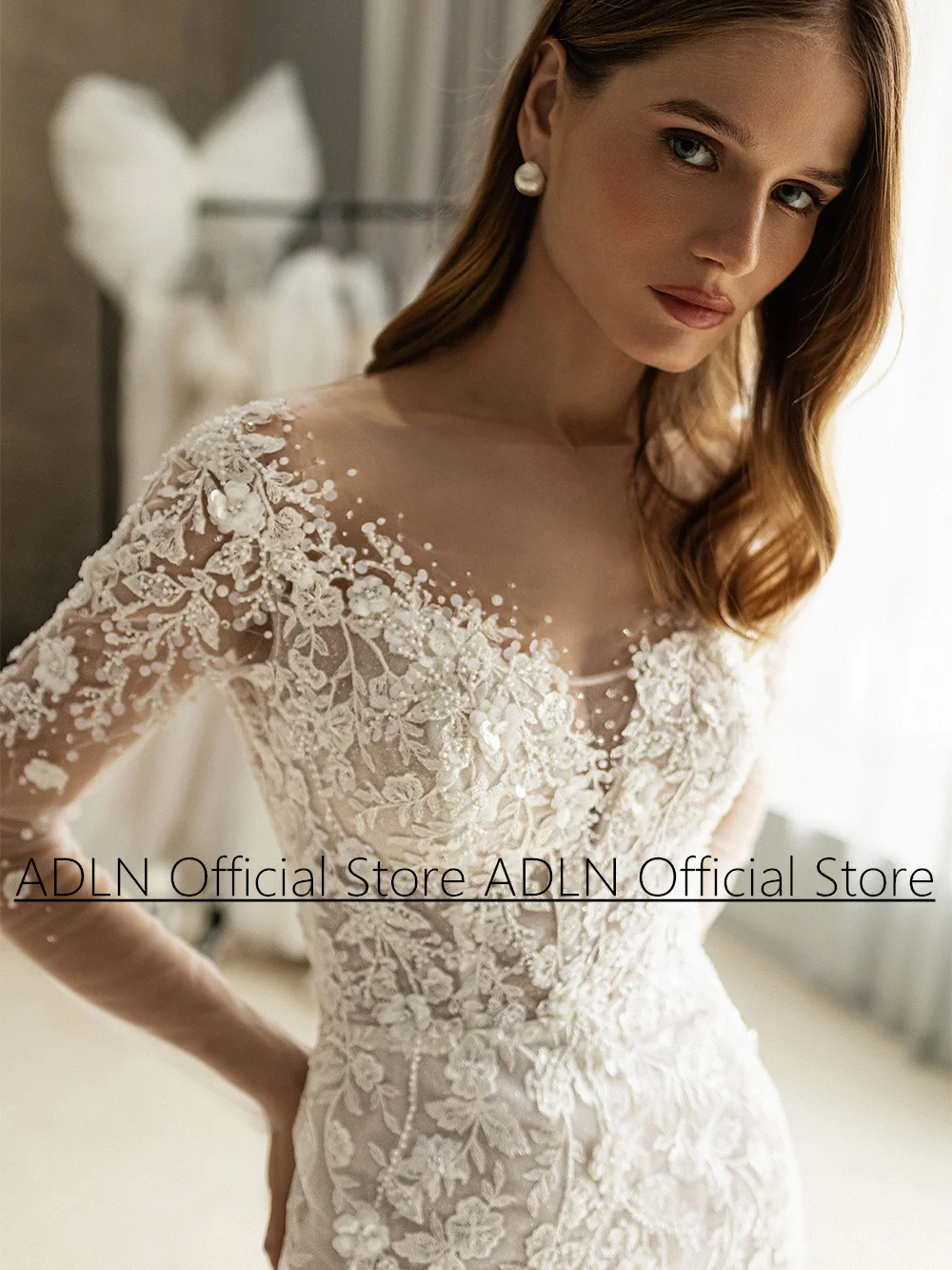 Elegant Lace Mermaid Wedding Dress with Detachable Tulle Train Long Sleeve Scoop Neck Sequined Applique Trumpet Bridal Gown 4