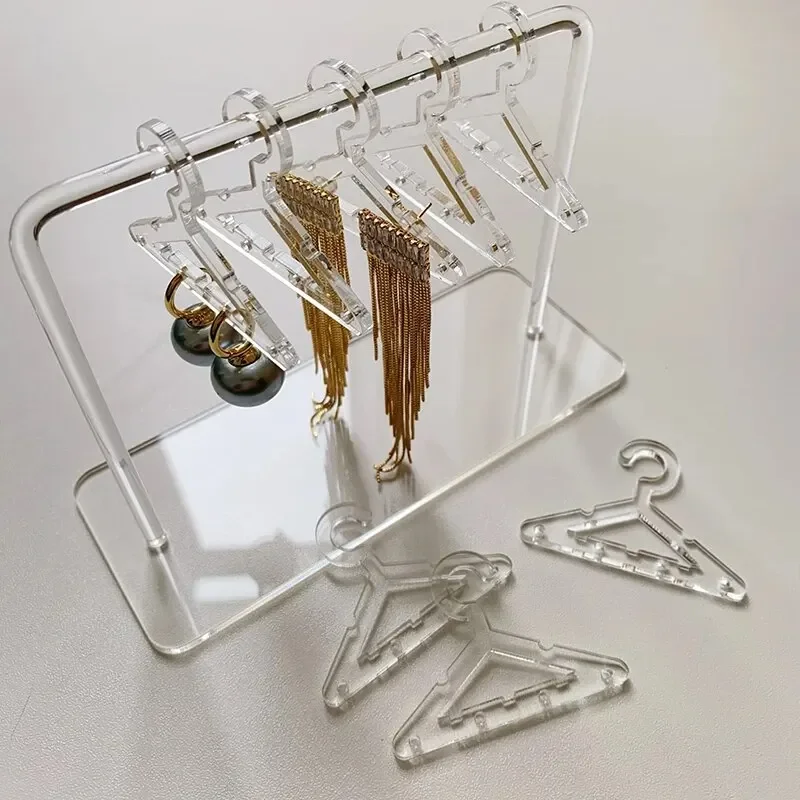 PATIKIL 1 Set Porta Orecchini con 8 Appendini Portaorecchini Acrilico Portaoggetti Mini Appendini Appendiabiti Espositore per Orecchini con 20 Foro per Orecchino Lungo Bottone Trasparente