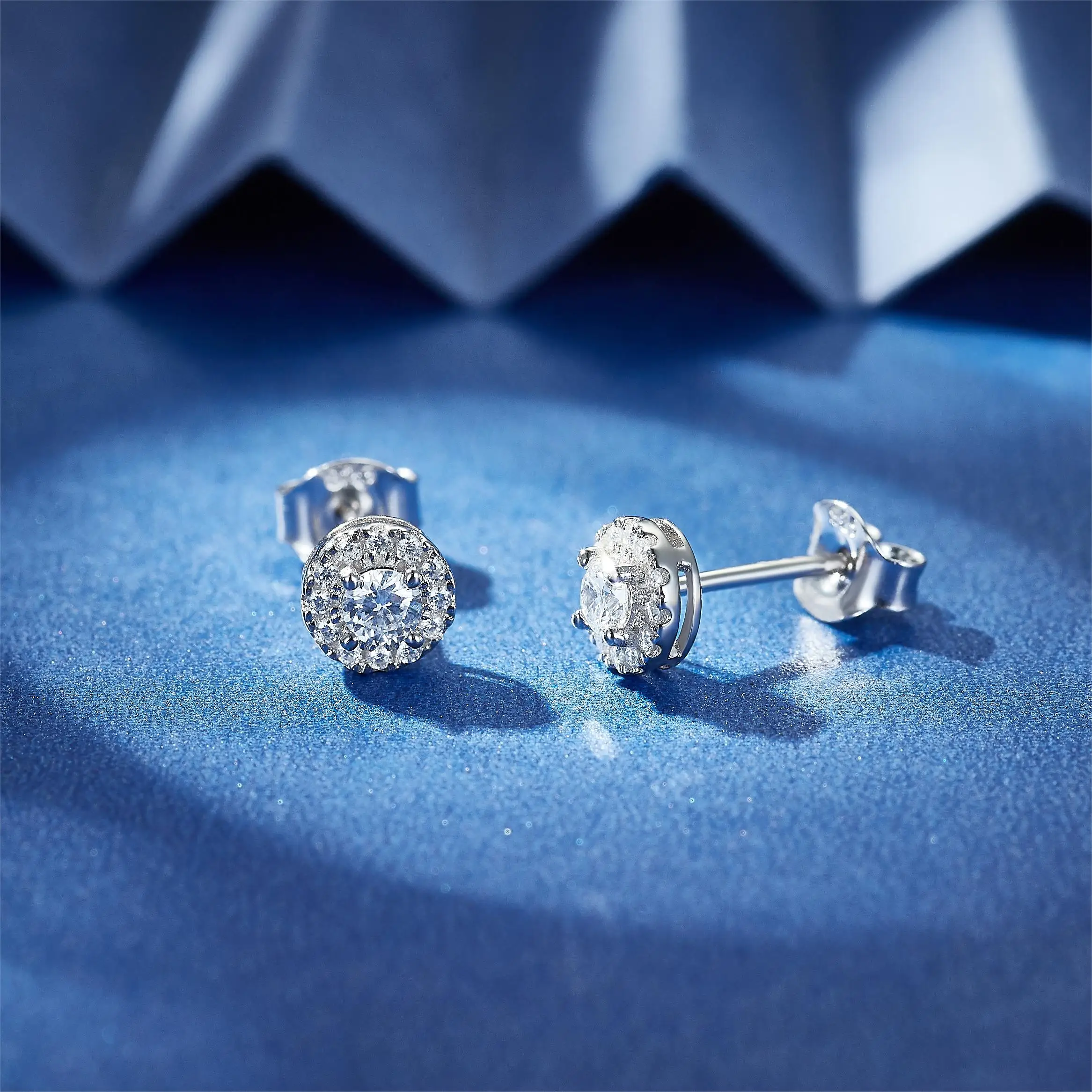 0.3CT (D-E Color, VS1-VS2 Clarity) NGDTC Certified Lab Grown Round Diamond Stud Earrings UMCHO