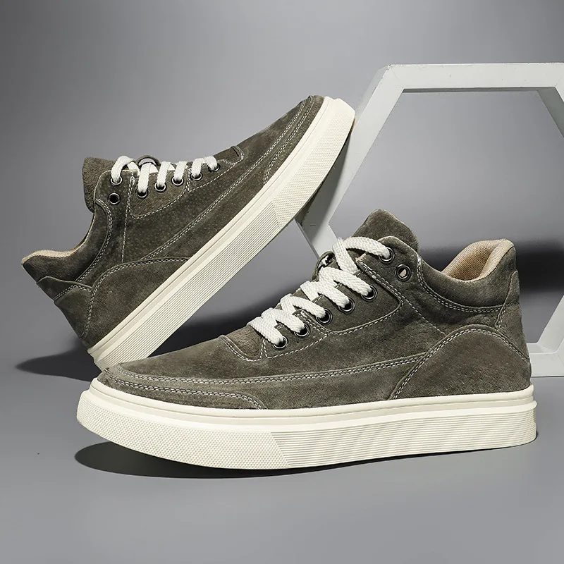 

2023 Men's New Style Driving Shoes Men Fashion Breathable Comfortable High Sneaker for Men