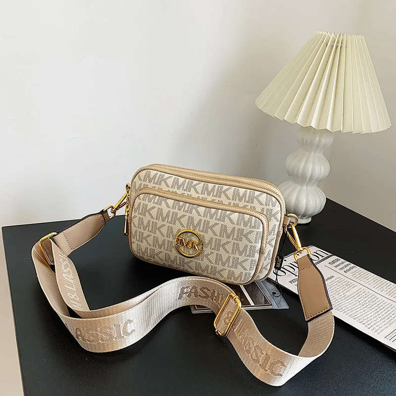 Модна ретро чанта през рамо Дамска чанта с щампа на букви Дизайнерски луксозни портмонета Дамска чанта Съединител PU кожа Женски джоб на кръста