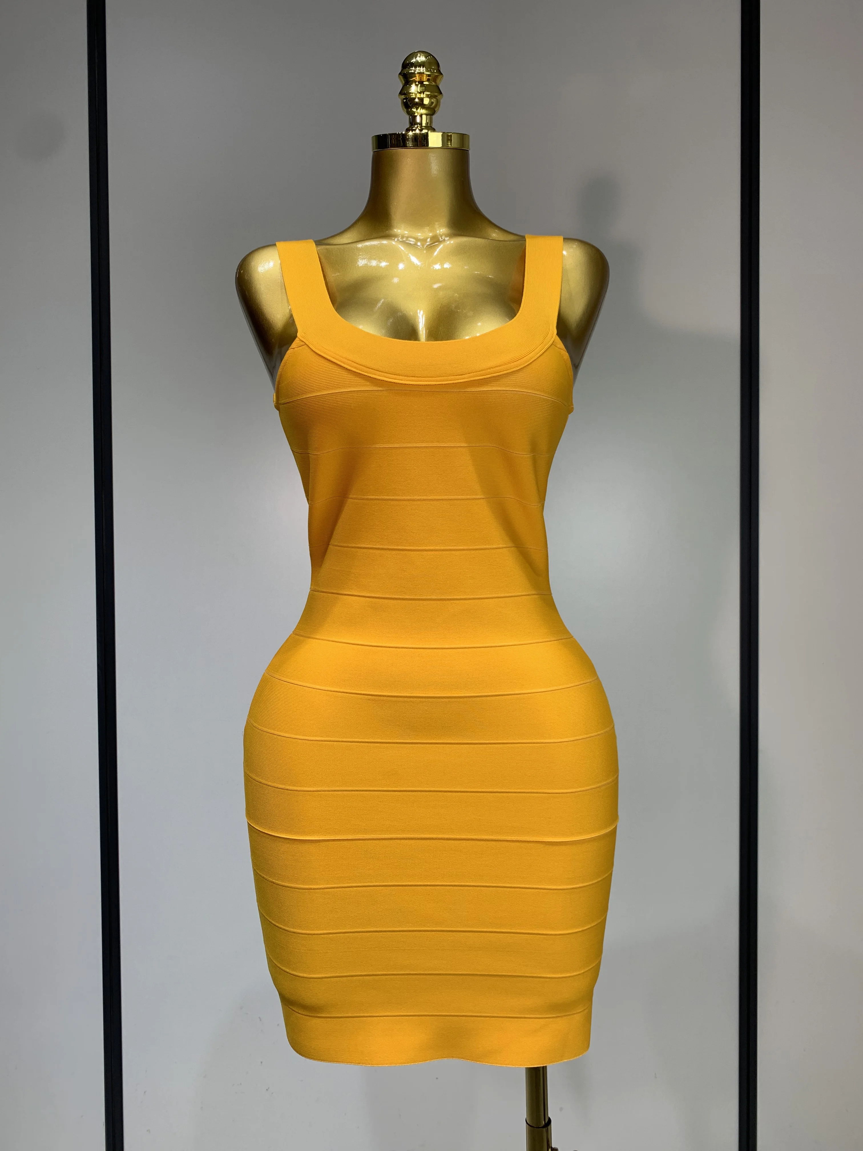 Femmes sans manches Sexy moulante Orange Mini robe de pansement 2025 célébrité élégante soirée fantaisie Club Cocktail robe d’anniversaire