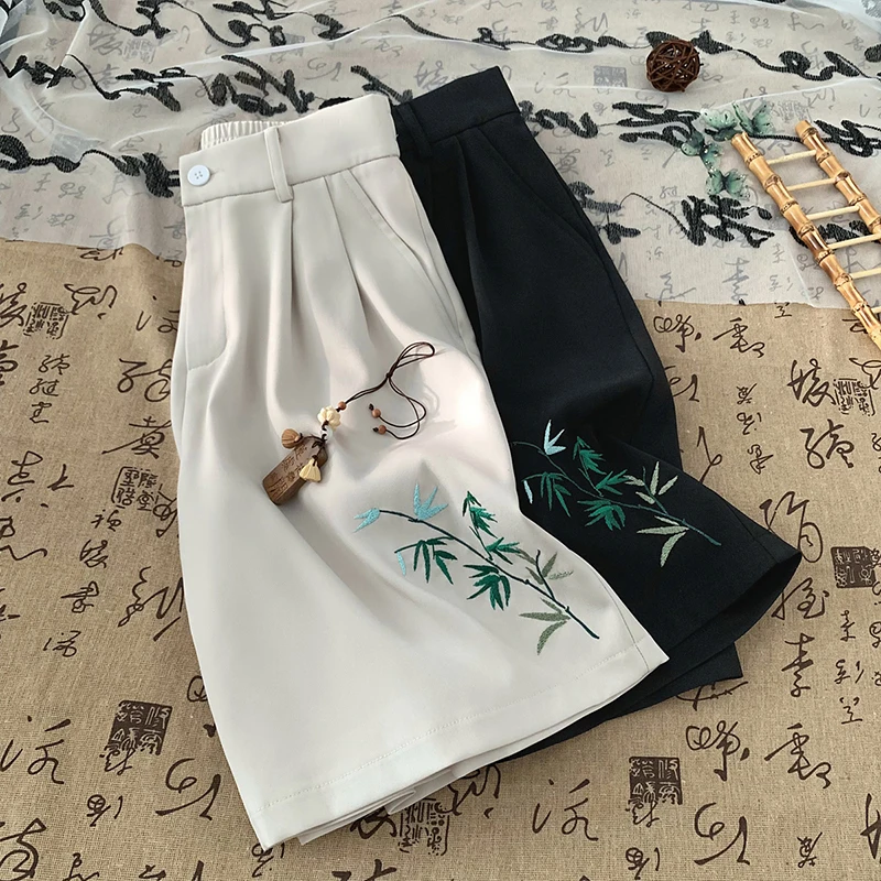 Trendy 2025 Summer Thin Casual Shorts Leaves Embroidered Knee Length Pants Elastic Waist Loose Fit Five Minute Pants 2