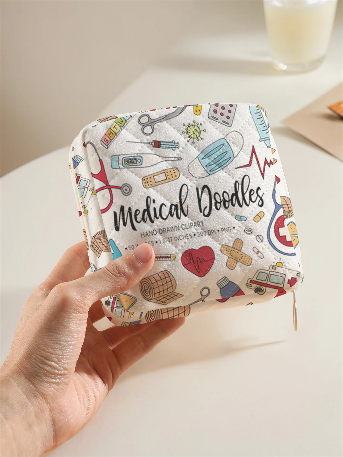 1 portable sanitary napkin storage bag, made of cartoon pattern and diamond mesh material, lightweight women's tissue bag