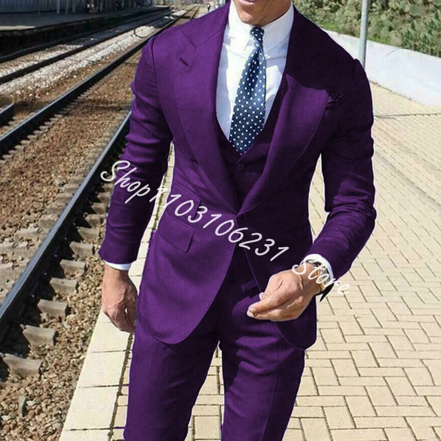 Рисунок 4 - Черные мужские костюмы