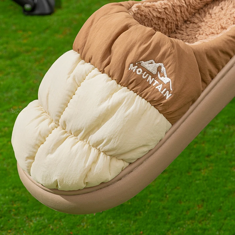 Rahat peluş astar detayı