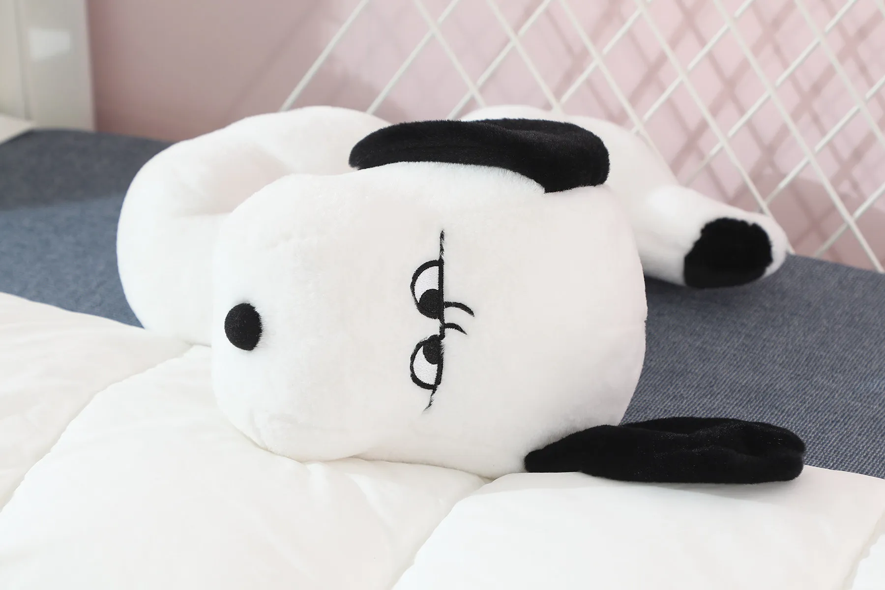 Cute Snoopy Plush Toy The shape of a snake Snoopy Stuffed Cartoon Anime Comfortable Hug Plushies Birthday Gifts For Kid Girl